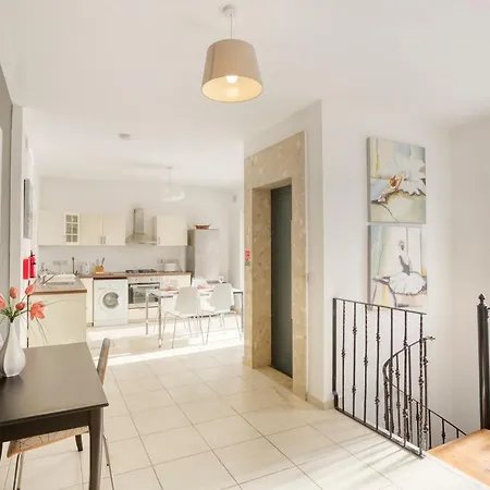 Penthouse In St Pauls-hosted By Sweetstay Lägenhet