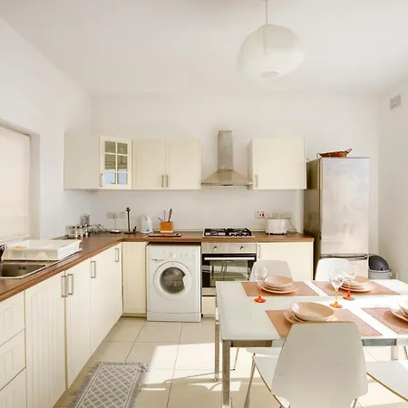 Apartment Penthouse In St Pauls-hosted By Sweetstay *